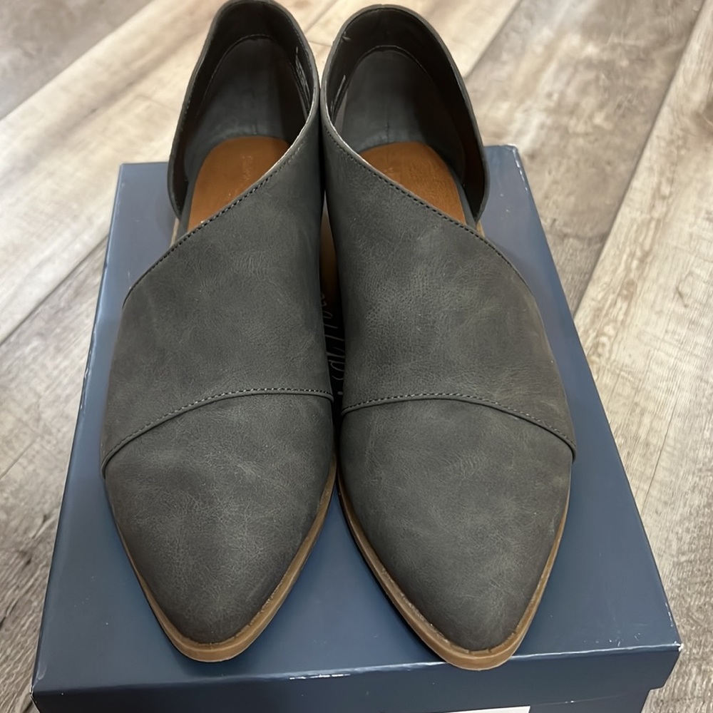 Grey boots - Picture 3 of 3